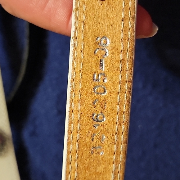 Nocona White Leather Concho Skinny Western Belt (Medium to Large) - Picture 3 of 3